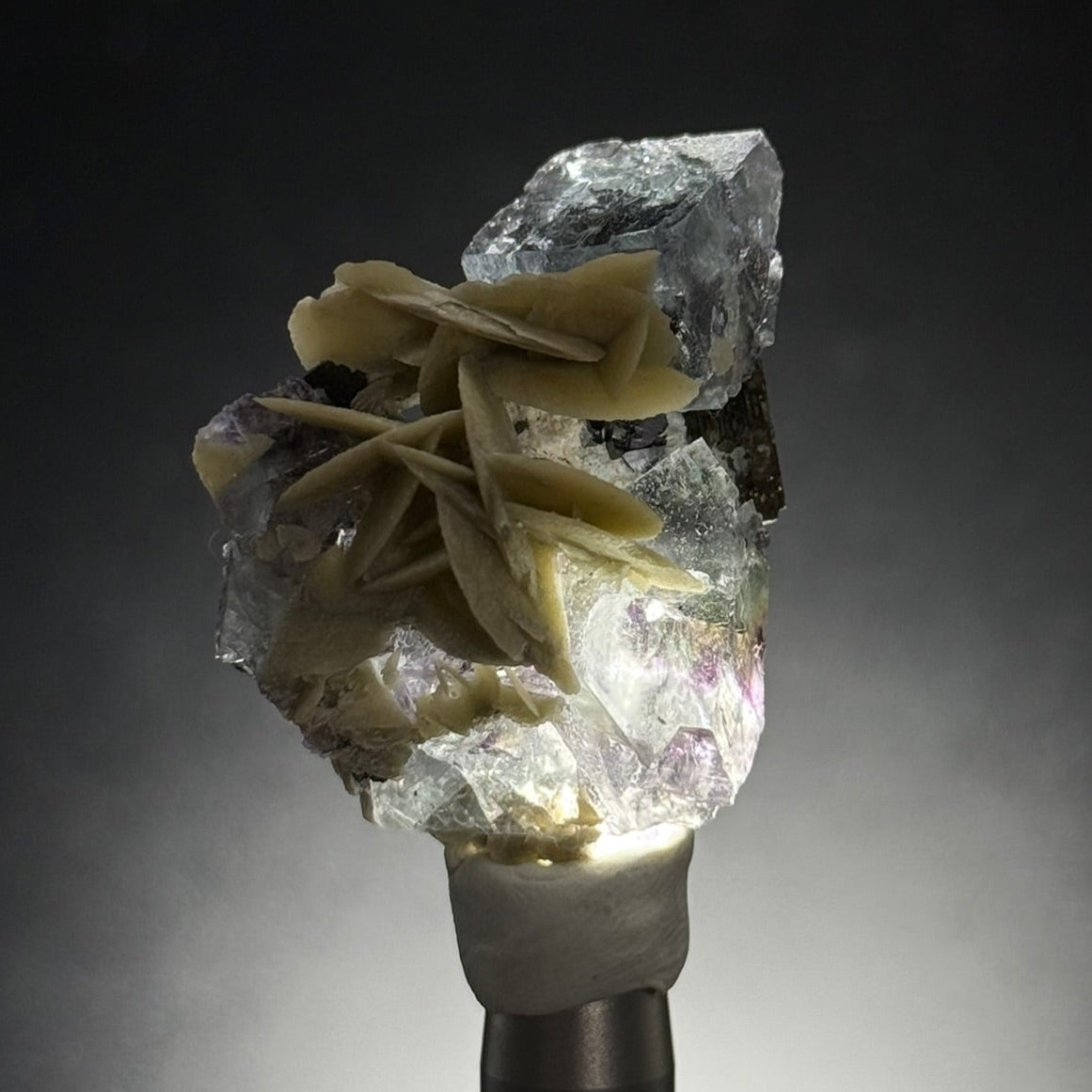 Rare Yao Gang Xian Fluorite 1 – 29.48g