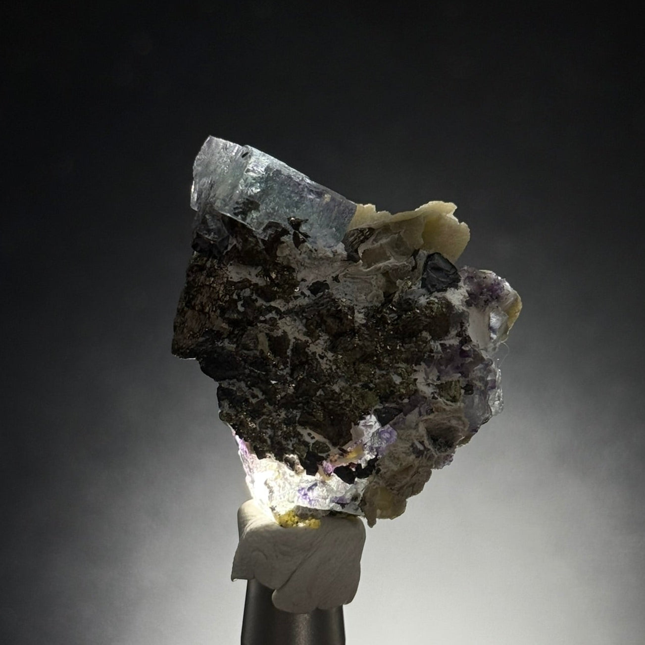 Rare Yao Gang Xian Fluorite 1 – 29.48g