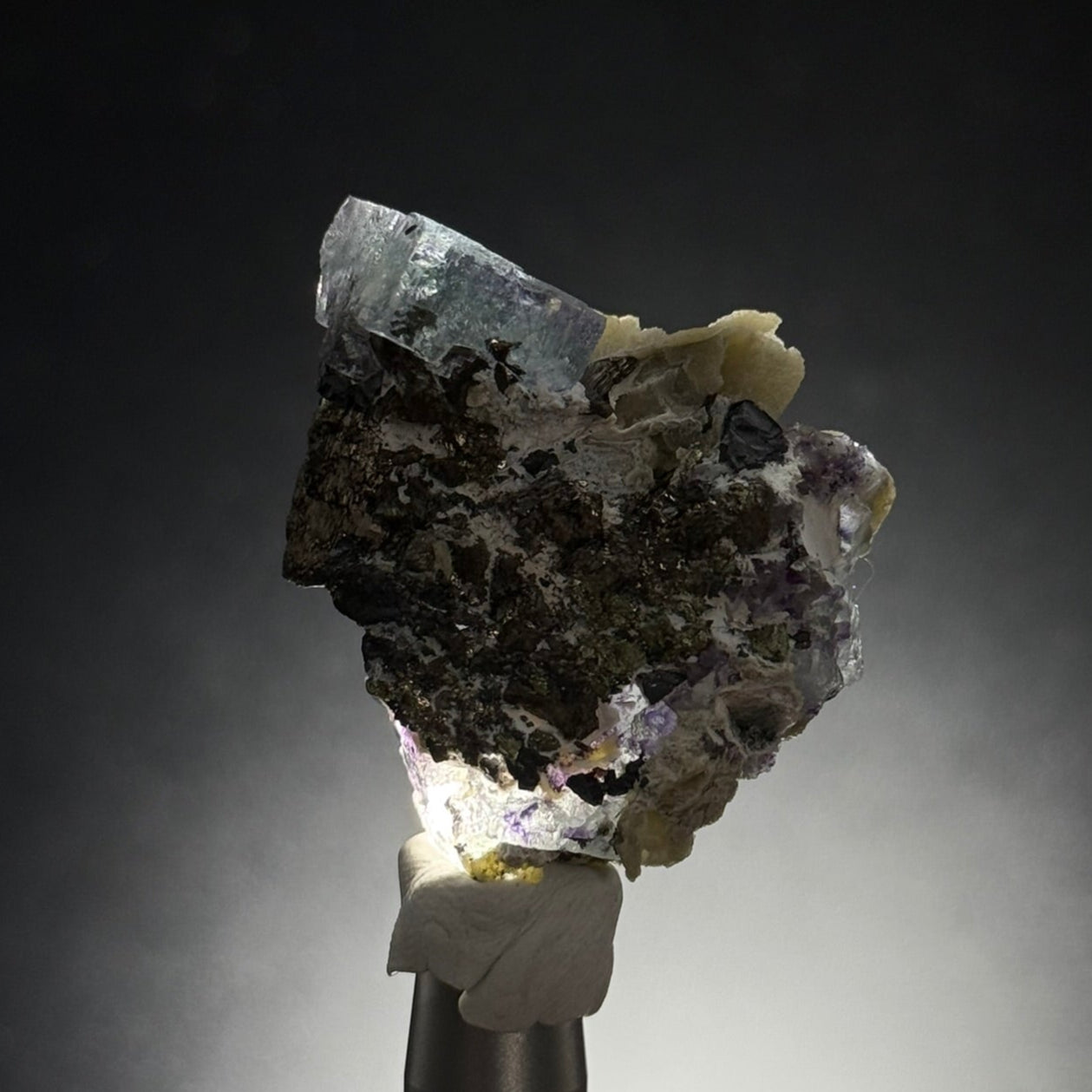 Rare Yao Gang Xian Fluorite 1 – 29.48g