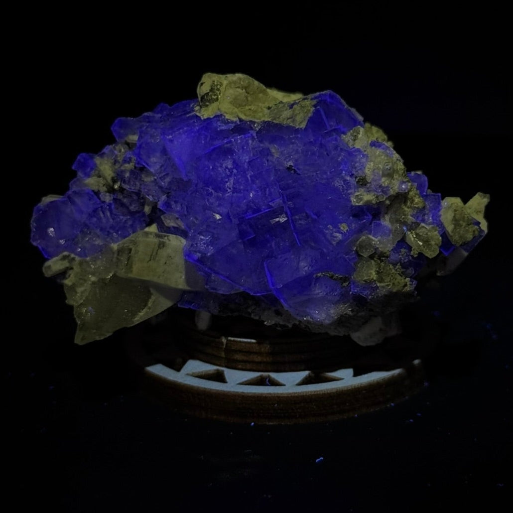 Yao Gang Xian Fluorite from Hunan Province 11 - 92.99g